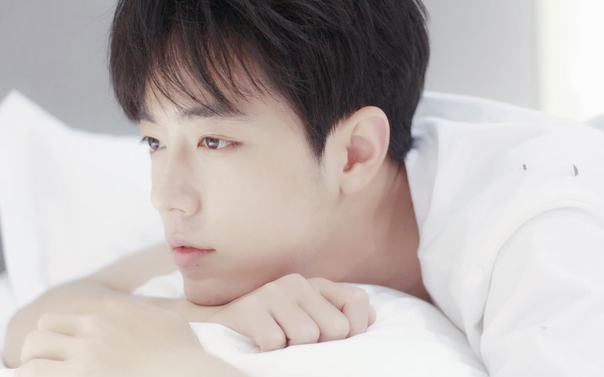 爱游戏娱乐网址-丁俊晖直播中与球迷亲切互动，丁俊晖主播