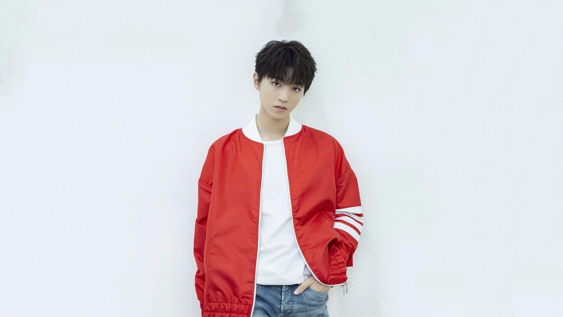 国际足球巨星加盟中超引发热议,国际足球巨星加盟中超引发热议的原因