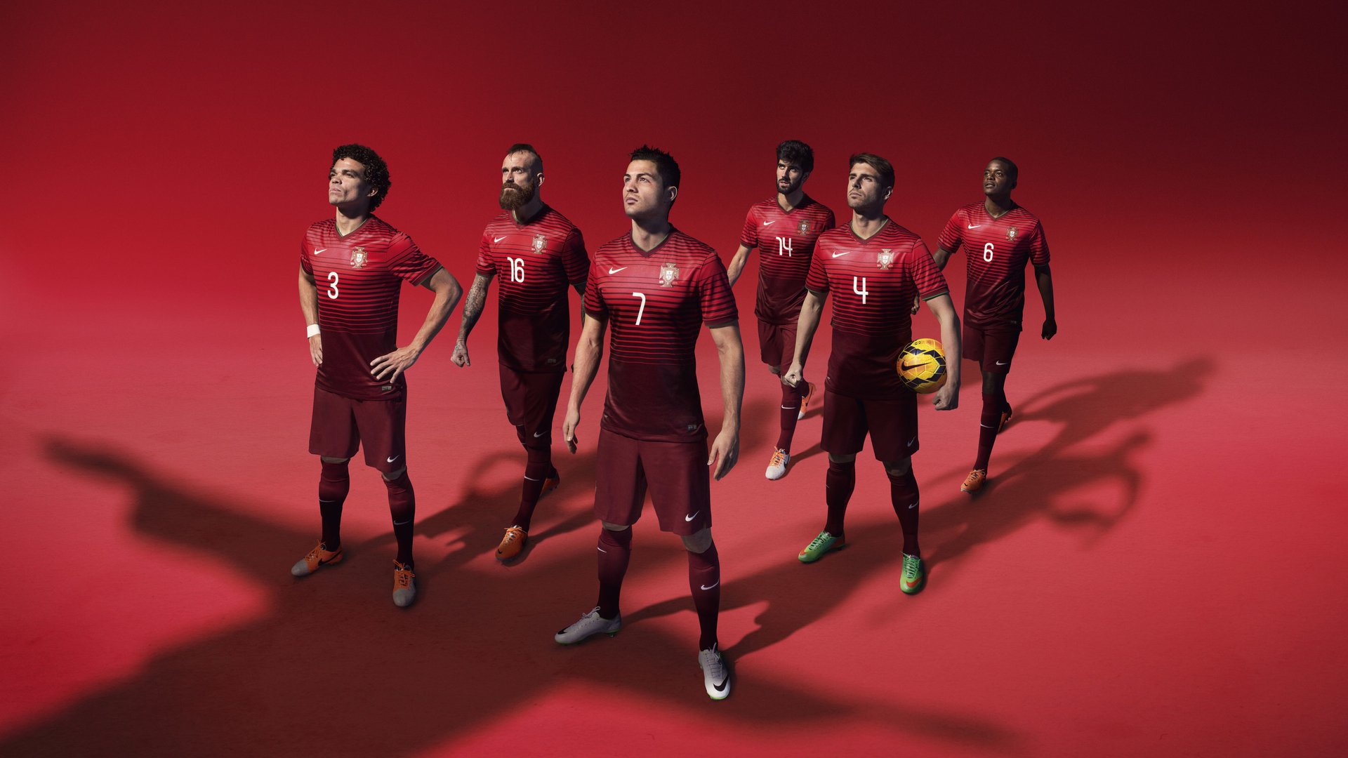 世界杯：裁判平均跑动距离接近边前卫 强度远超一般人想象