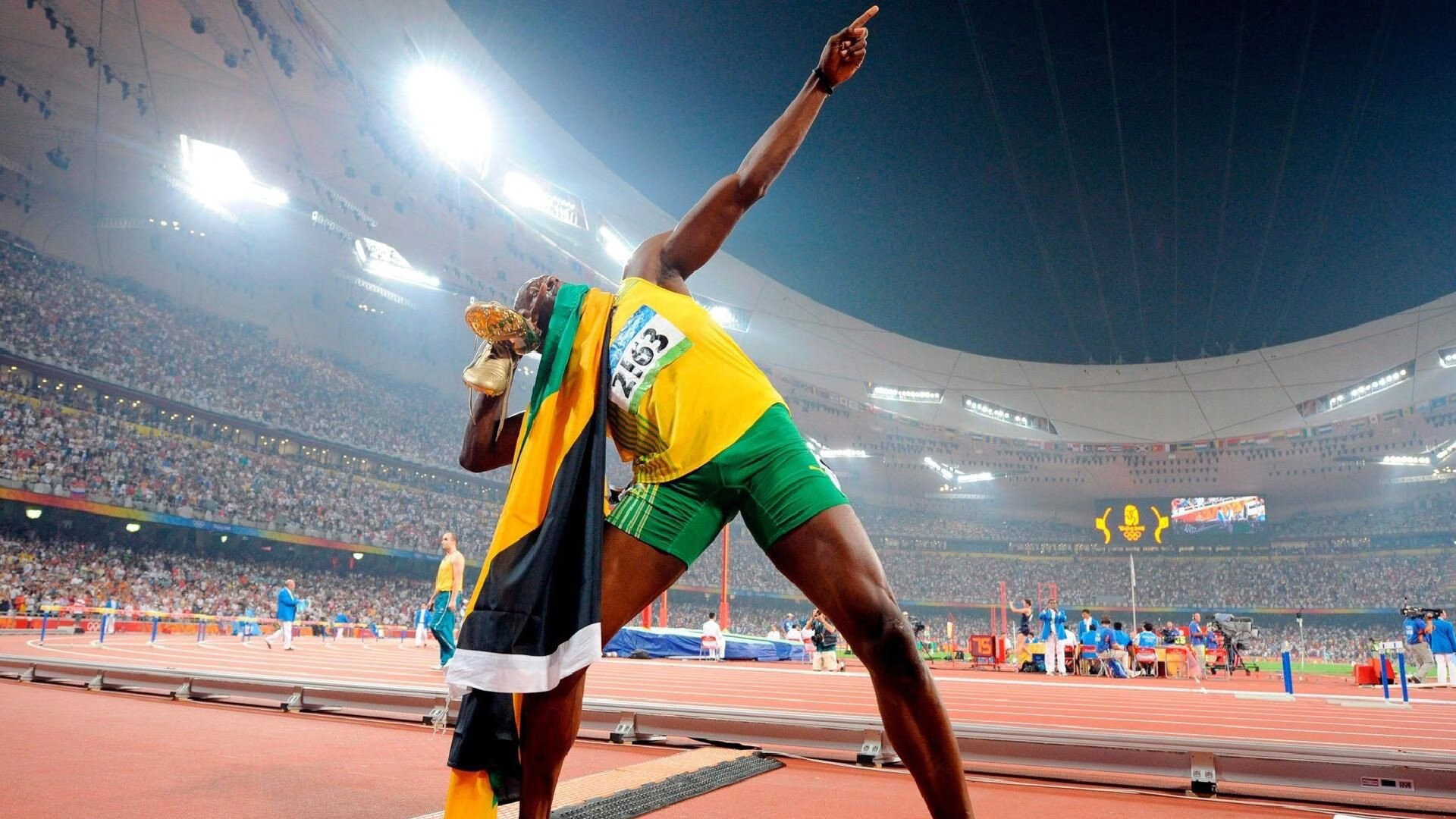 欧冠小组赛：萨格勒布迪纳摩读秒绝平AC米兰 克罗地亚球迷陷入狂欢